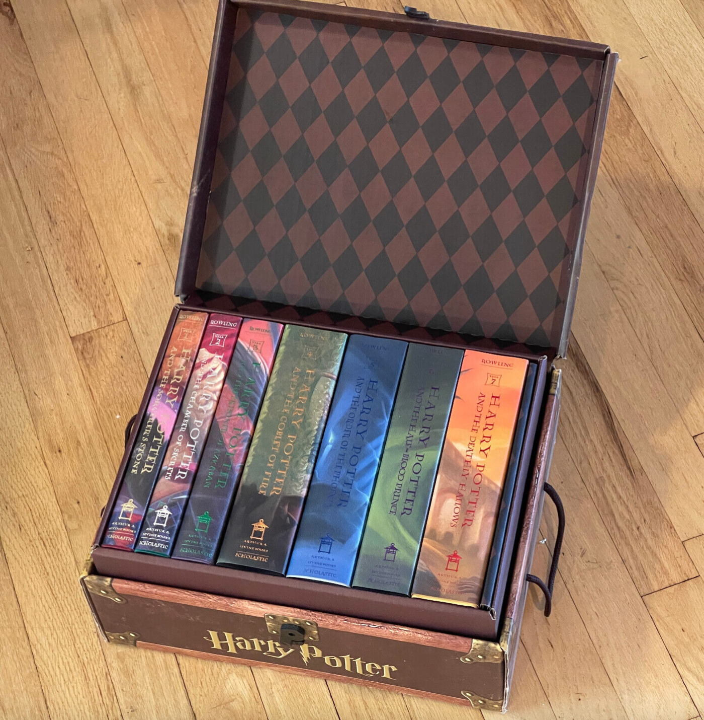 Harry Potter Hardcover Boxed Set: Books 1-7 (Trunk)